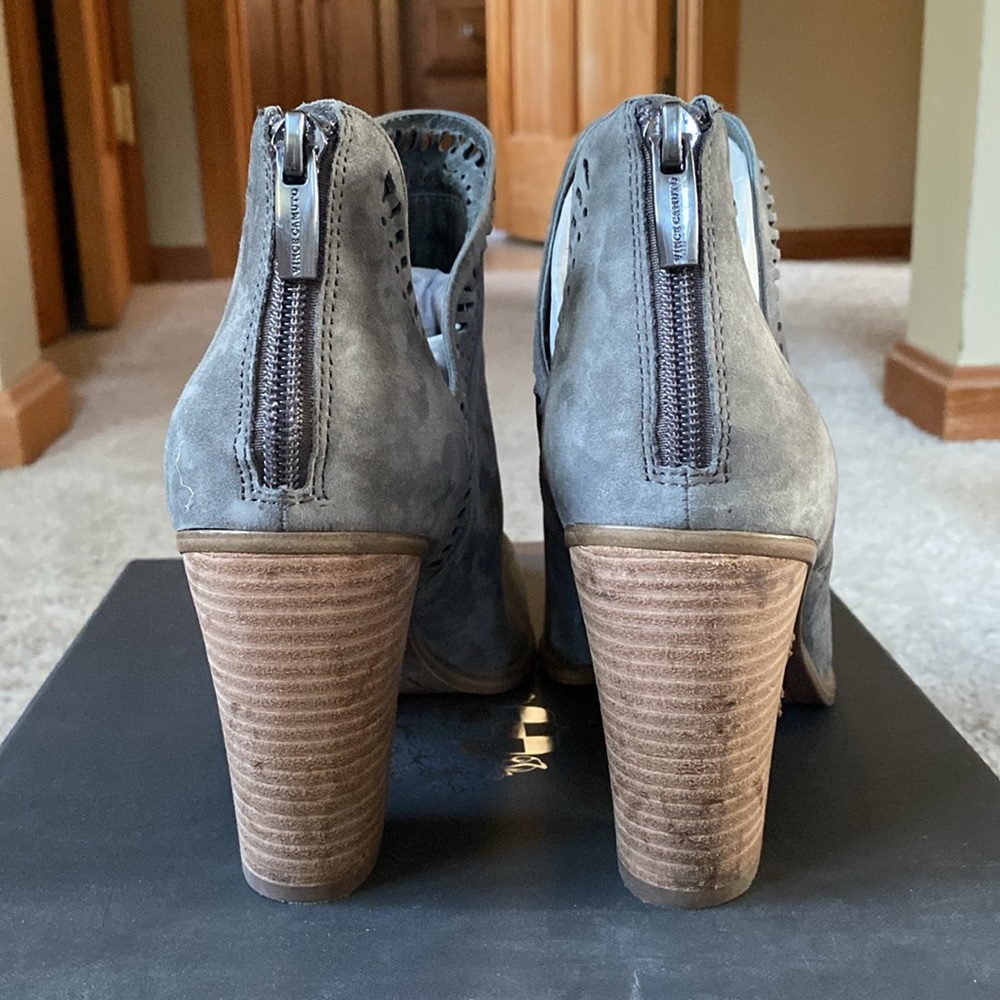 Vince Camuto Fileana bootie - Picture 4 of 6